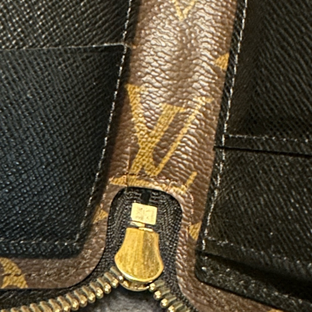 Louis Vuitton Monogram Daily Organizer in Noir - Picture 5 of 12